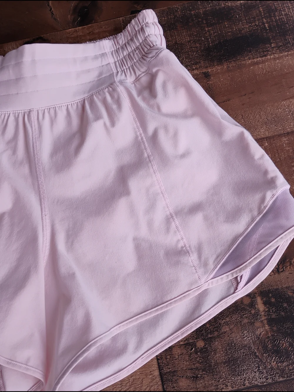Lululemon Strawberry Milkshake Hotty Hot Shorts Size 6 - Picture 2 of 12